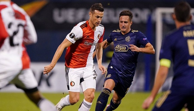 二是在机场 二是在机场